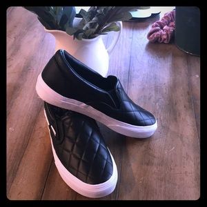 Vera Bradley slip on shoes